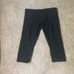Black Capri Lululemon leggings